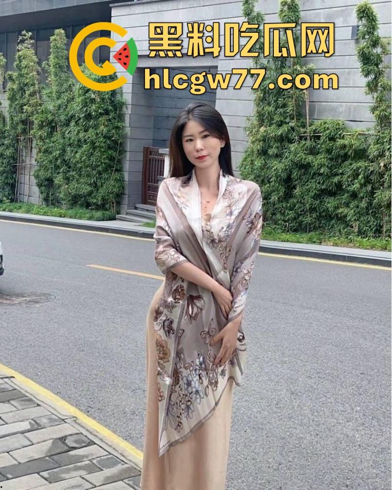 高校女校长勾引学生 私拍小视频被家长群曝光 被学生当母狗狠狠乱操 反差感直接拉满! 第2张 高校女校长勾引学生 私拍小视频被家长群曝光 被学生当母狗狠狠乱操 反差感直接拉满! 第2张