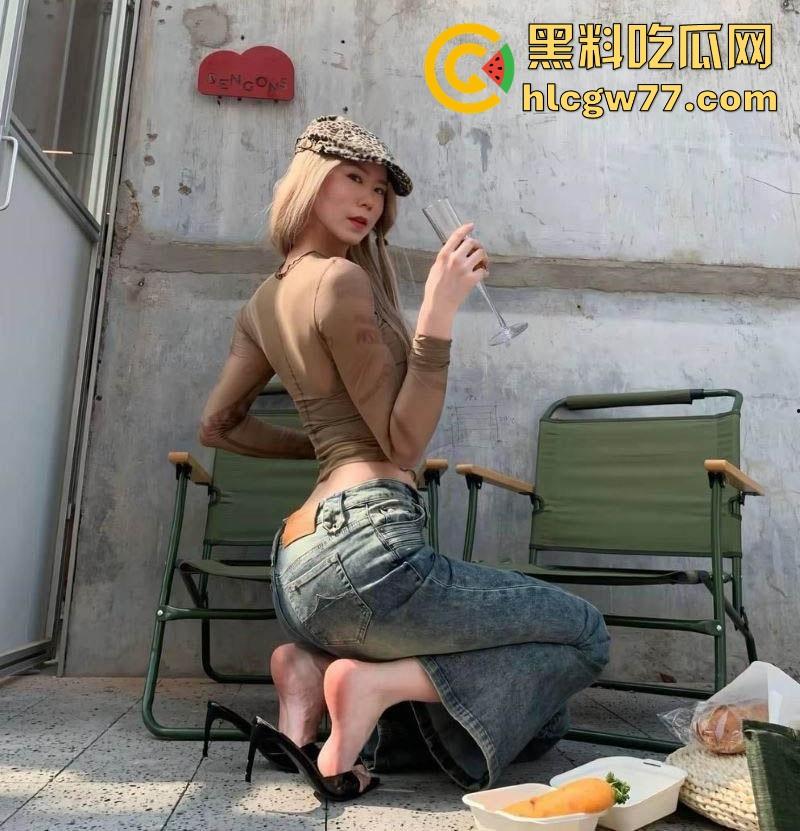 高校女校长勾引学生 私拍小视频被家长群曝光 被学生当母狗狠狠乱操 反差感直接拉满! 第3张 高校女校长勾引学生 私拍小视频被家长群曝光 被学生当母狗狠狠乱操 反差感直接拉满! 第3张