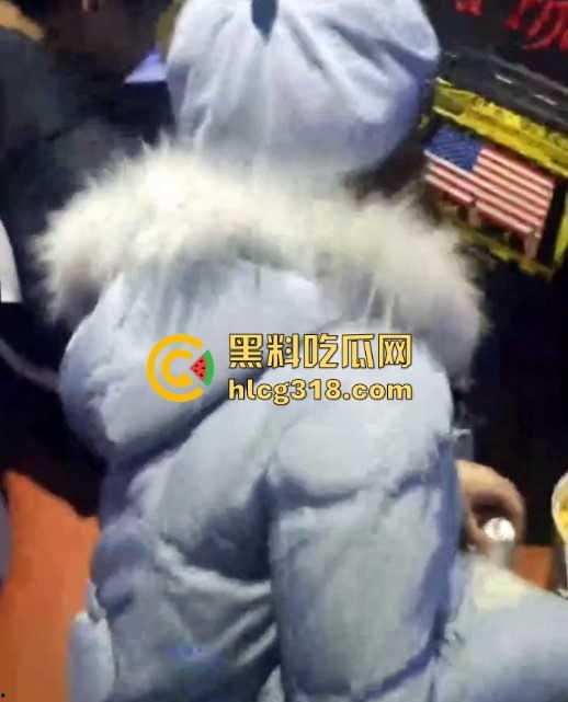 机智小哥玩街射白丝美女！酝酿许久趁其不备掏枪就射 胆大吃四方 男主真刺激！  第7张