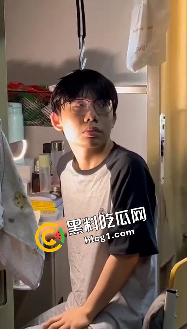 大连外国语大学逆天男同!楼道露出 洗衣间偷体育生原味 发在推特被人发现 现场对峙 变态要挨打了 第7张 大连外国语大学逆天男同!楼道露出 洗衣间偷体育生原味 发在推特被人发现 现场对峙 变态要挨打了 第7张