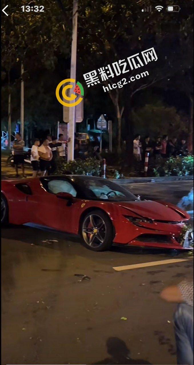 三亚3位小仙女 租法拉利跑车出车祸 后胎撞飞数米 唯一一台法拉利sf90报废 第7张 三亚3位小仙女 租法拉利跑车出车祸 后胎撞飞数米 唯一一台法拉利sf90报废 第7张