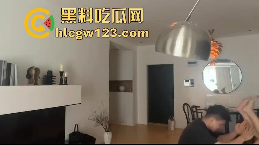 异地情侣民宿相见 包都还没放下就见面先舔一下 独特的见面方式 第三次世界大战一触即发! 第5张 异地情侣民宿相见 包都还没放下就见面先舔一下 独特的见面方式 第三次世界大战一触即发! 第5张