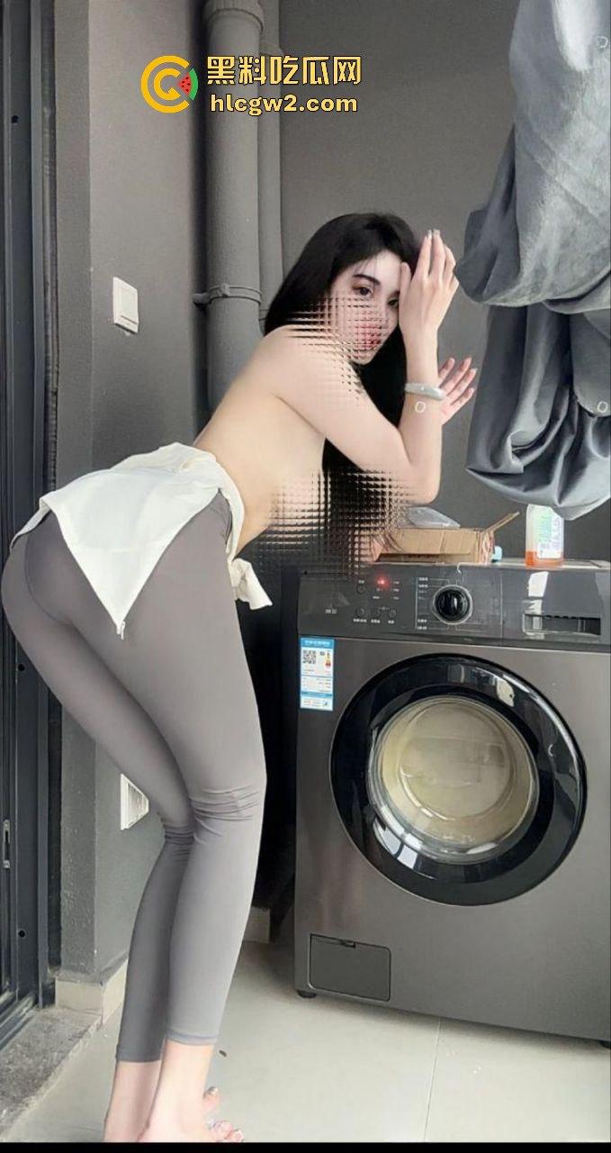 明星颜值尤物【胡慧茹】酒店玩露出被金主强塞搞，奶子晃得爽叫连连！露骨现场劲爆到极致！  第3张