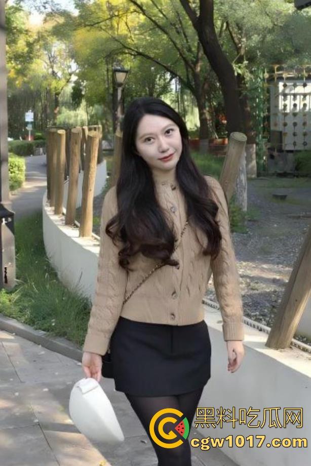 海角乱伦!与嫂子KTV包厢激情偷欢,性感白丝骑乘猛插,全裸开嗓边唱边操全程极度刺激! 第2张 海角乱伦!与嫂子KTV包厢激情偷欢,性感白丝骑乘猛插,全裸开嗓边唱边操全程极度刺激! 第2张