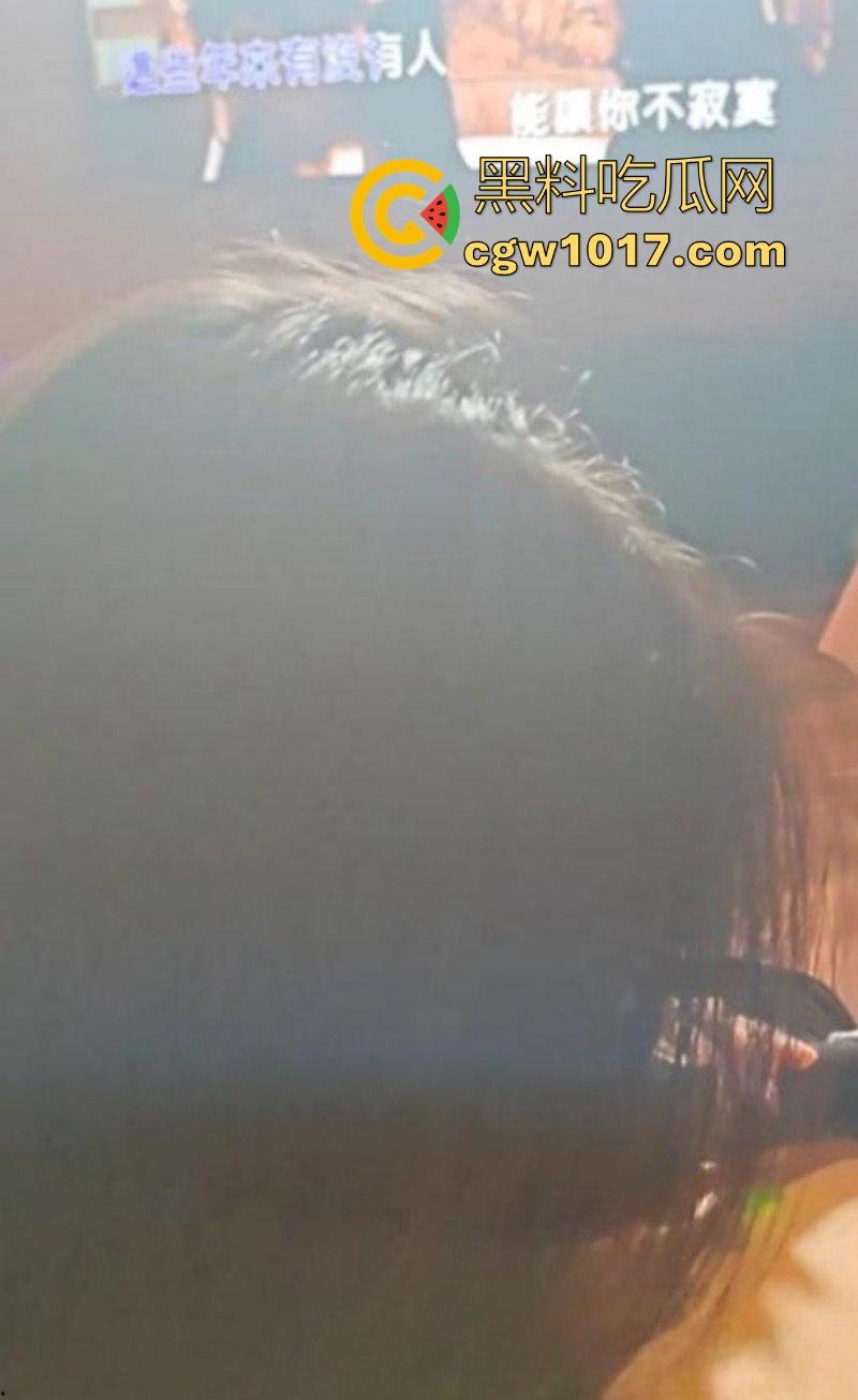 海角乱伦!与嫂子KTV包厢激情偷欢,性感白丝骑乘猛插,全裸开嗓边唱边操全程极度刺激! 第10张 海角乱伦!与嫂子KTV包厢激情偷欢,性感白丝骑乘猛插,全裸开嗓边唱边操全程极度刺激! 第10张