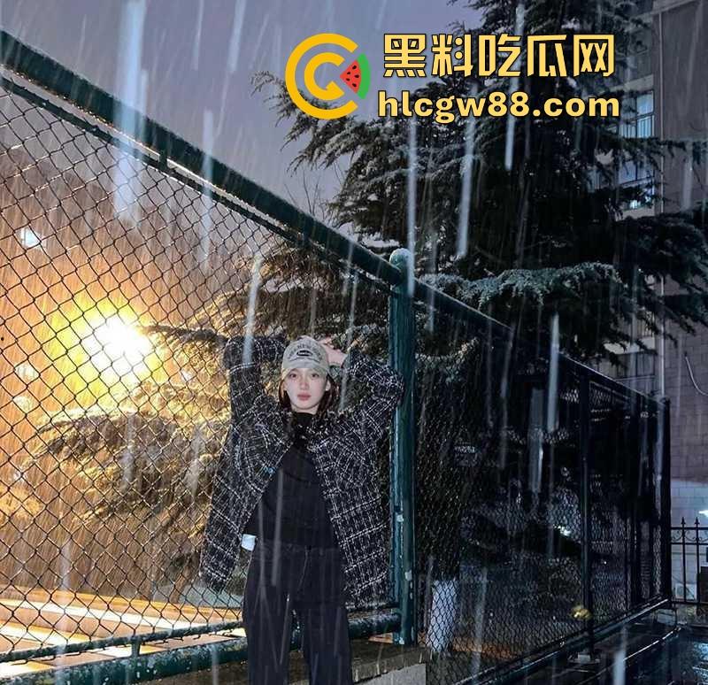 陈翔六点半女演员【王妍】被曝光下海做外围 露脸实拍全裸自慰福利 内容炸裂! 第16张 陈翔六点半女演员【王妍】被曝光下海做外围 露脸实拍全裸自慰福利 内容炸裂! 第16张