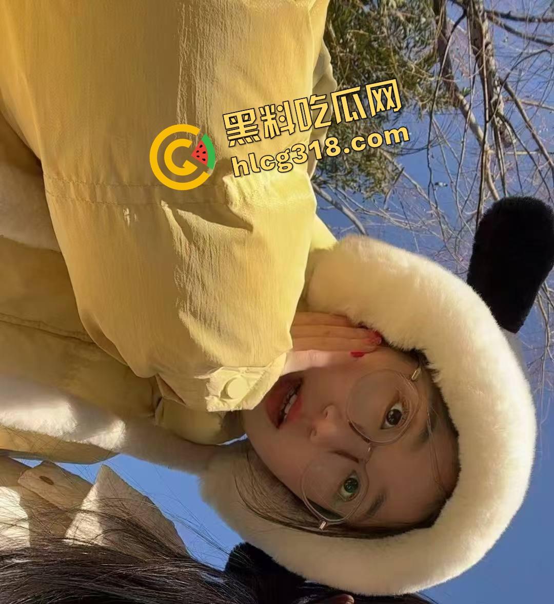 买个健身操课程回家，结果女友天天真空紧身衣扭屁股跳操开摆，小老弟看她跳一个抬头硬一次！  第1张