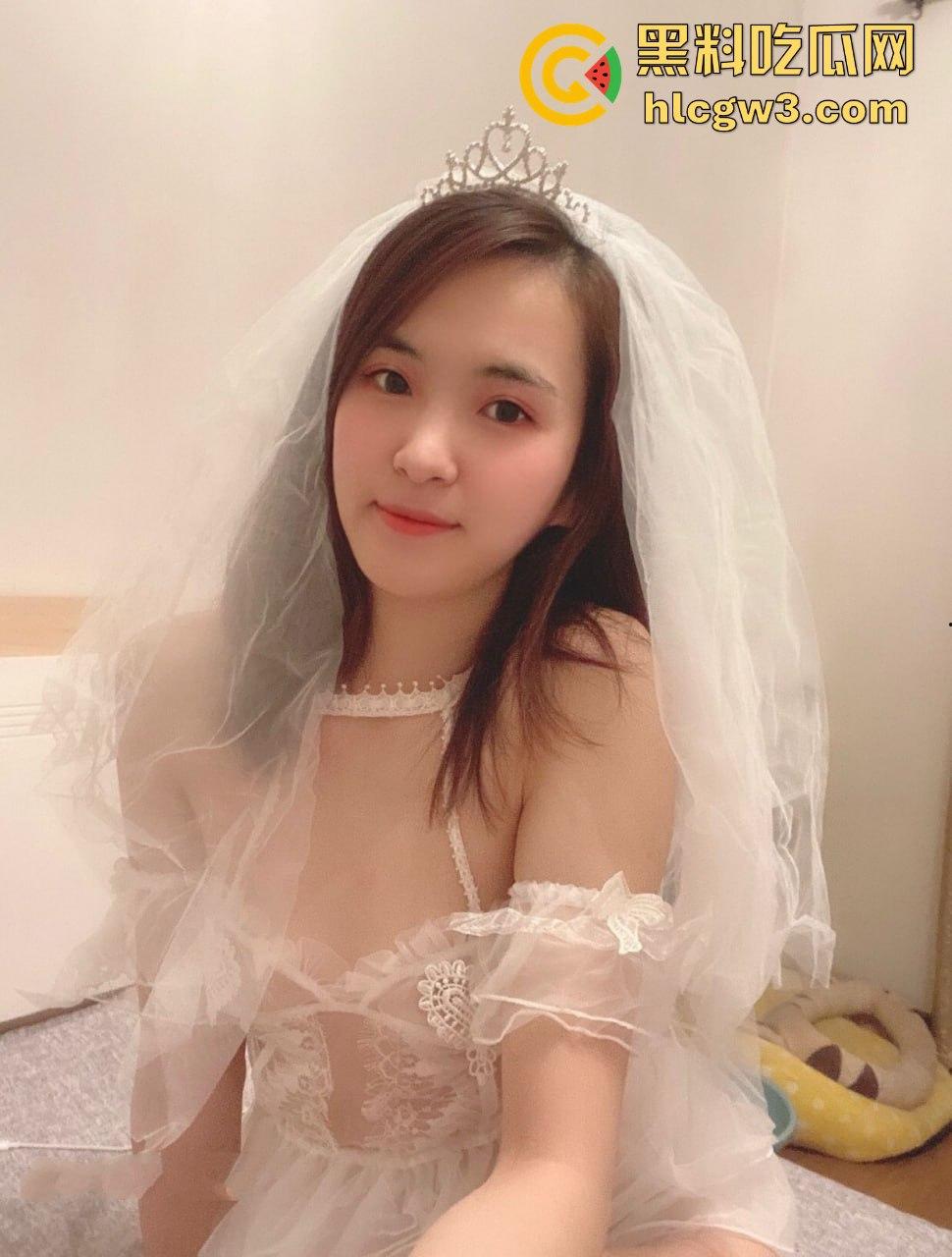 新婚夫妻为钱向猥琐房东低头!年轻丈夫眼睁睁看着新娘沦为床上玩物,羞愧无助自责不已! 第10张 新婚夫妻为钱向猥琐房东低头!年轻丈夫眼睁睁看着新娘沦为床上玩物,羞愧无助自责不已! 第10张