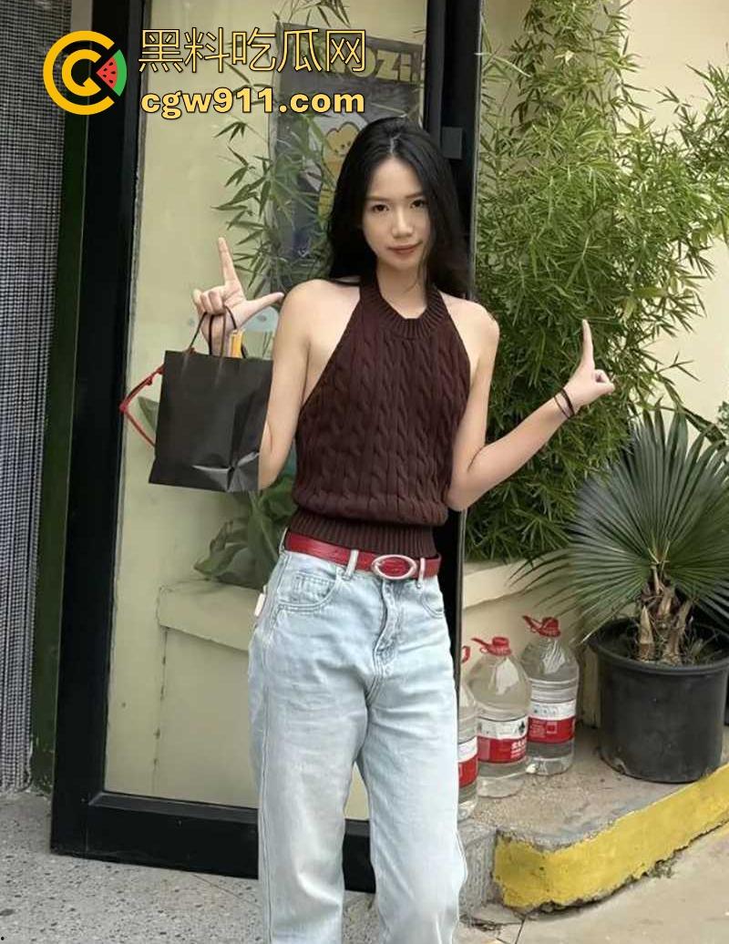 约炮上海电力大学社团美女主席,高颜值极品女大,约炮成瘾拍自慰淫片撩骚,被炮友操的淫水直流! 第2张 约炮上海电力大学社团美女主席,高颜值极品女大,约炮成瘾拍自慰淫片撩骚,被炮友操的淫水直流! 第2张