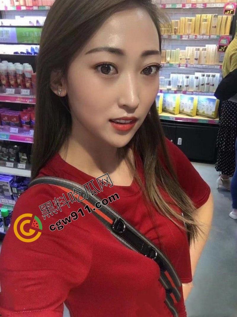 陕西西安极品绿帽夫妻疯狂酒店约炮!娇妻美乳嫩穴被双管齐下,大屌男把骚妻操到浑身颤抖淫水狂流,刺激不已 第2张 陕西西安极品绿帽夫妻疯狂酒店约炮!娇妻美乳嫩穴被双管齐下,大屌男把骚妻操到浑身颤抖淫水狂流,刺激不已 第2张