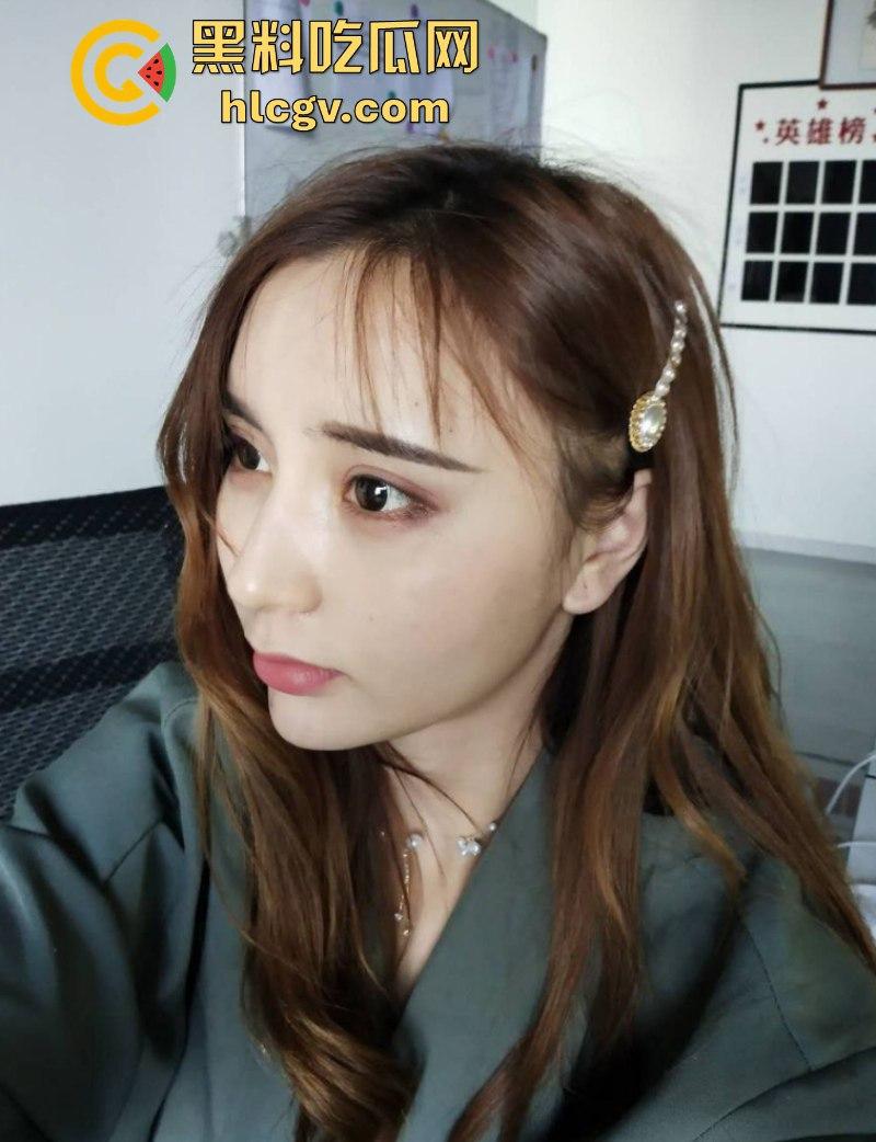 中国电信客服【吴雅静】隐藏身份被扒 人前清纯小妹 小号偷偷卖逼 付费福利免费分享 第3张 中国电信客服【吴雅静】隐藏身份被扒 人前清纯小妹 小号偷偷卖逼 付费福利免费分享 第3张