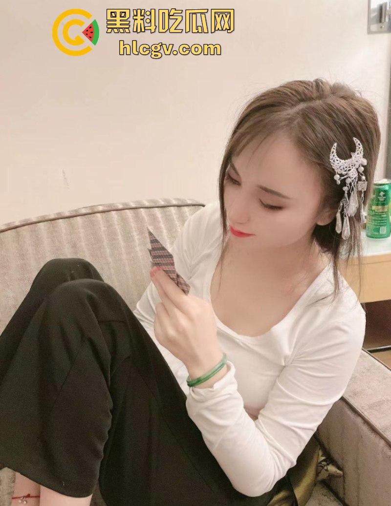 中国电信客服【吴雅静】隐藏身份被扒 人前清纯小妹 小号偷偷卖逼 付费福利免费分享 第5张 中国电信客服【吴雅静】隐藏身份被扒 人前清纯小妹 小号偷偷卖逼 付费福利免费分享 第5张