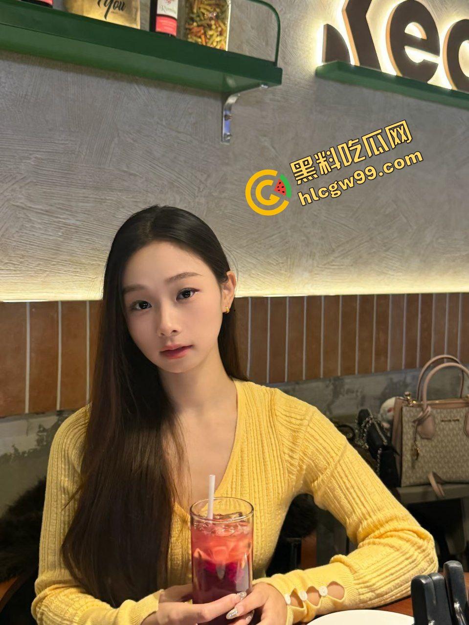 重庆某工厂饥渴骚逼少妇【徐莹莹】逼痒跑到男友宿舍公然骑乘做爱!被曝光用大象玩偶磨逼!独家流出! 第4张 重庆某工厂饥渴骚逼少妇【徐莹莹】逼痒跑到男友宿舍公然骑乘做爱!被曝光用大象玩偶磨逼!独家流出! 第4张