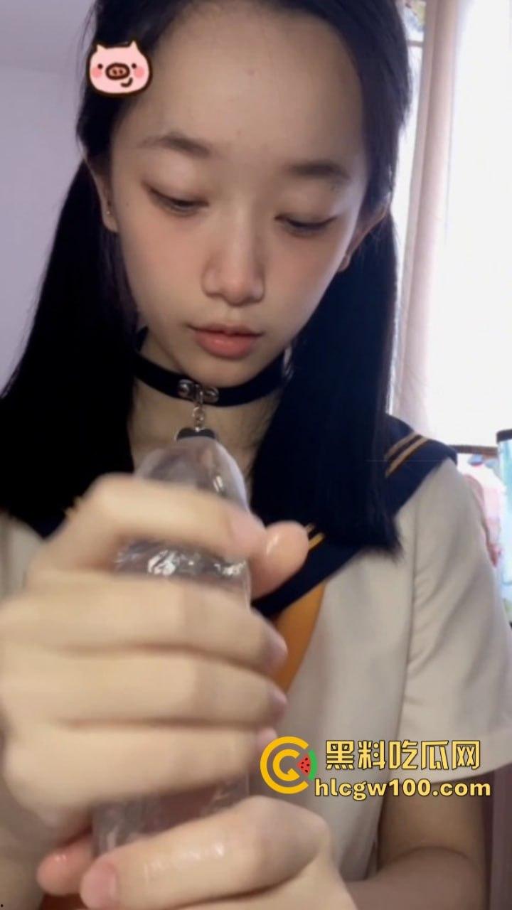 推特高颜值清纯小妹【胡椒籽】小小年纪不学好 学人家拍大尺度福利视频 真是欠肏! 第13张 推特高颜值清纯小妹【胡椒籽】小小年纪不学好 学人家拍大尺度福利视频 真是欠肏! 第13张