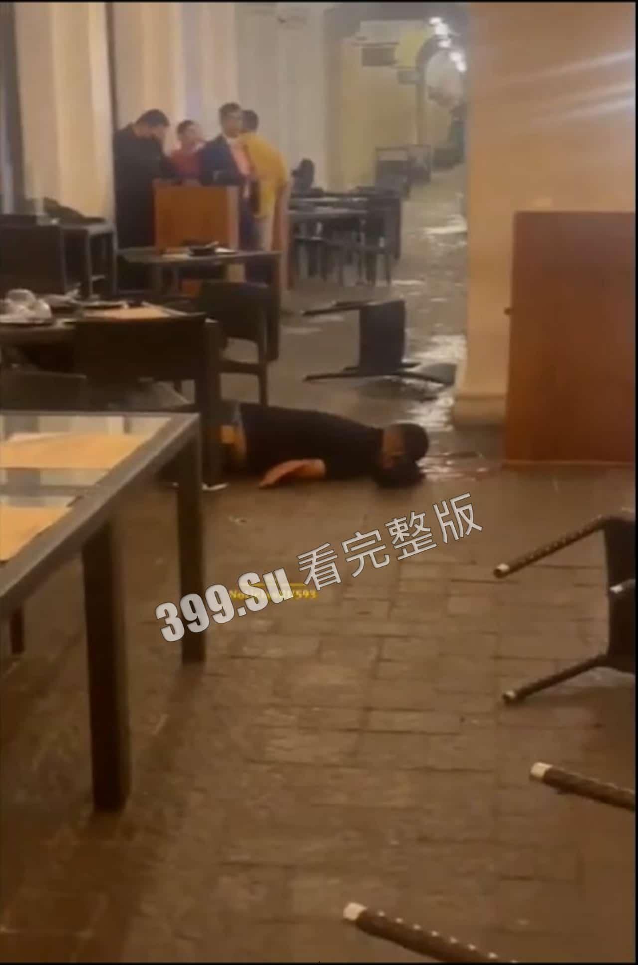 枪支 暴力 自由  国外年轻人身体就是好，倒头就睡 第3张