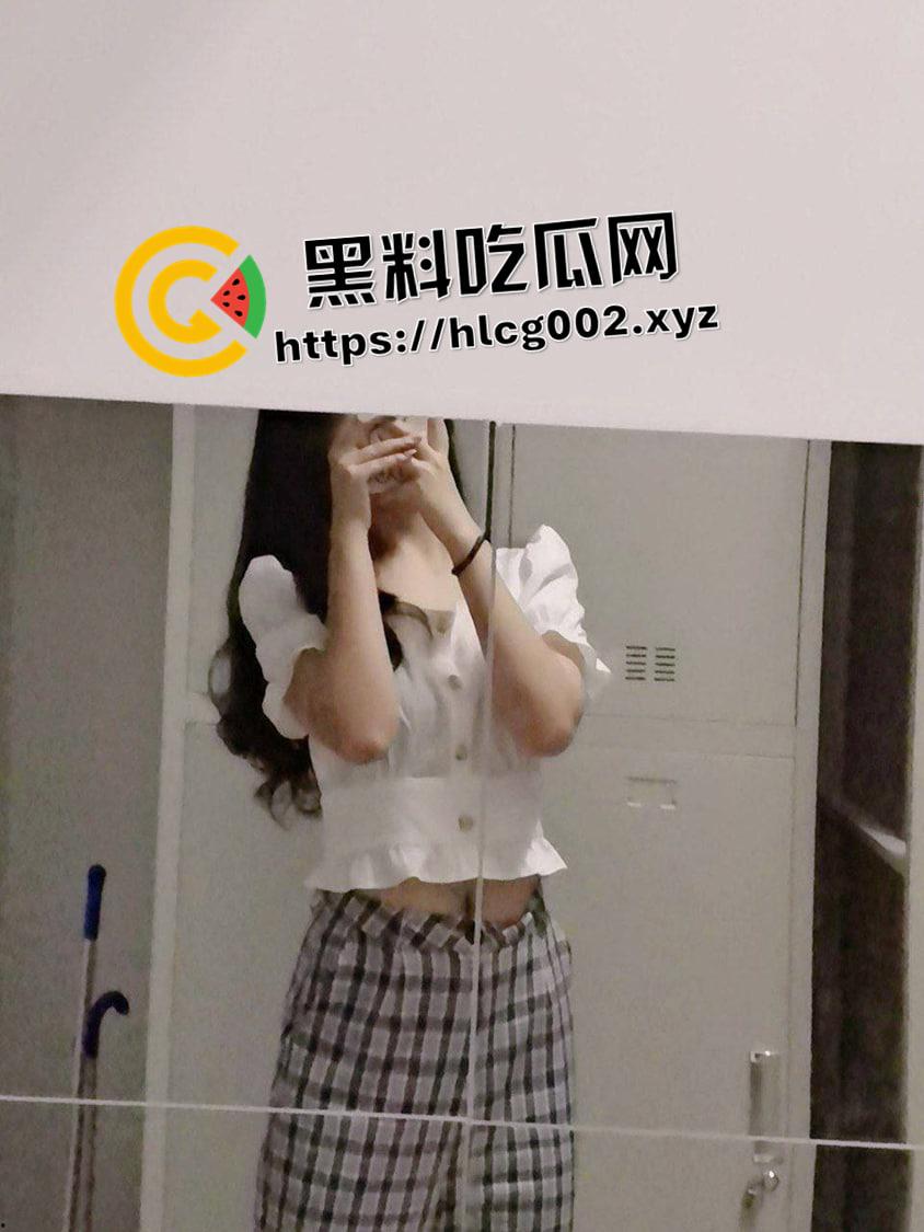 四川大学汉语言专业女大学生的私密时刻 没有反差 24小时的骚 爆操视频被男友流出  第15张