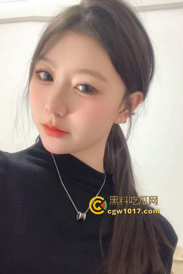 长沙高颜值夜店陪酒女【李姿萱】颜值大奶翘臀的顶级骚货,表面风光无限,骚货烂性不戴套染性病传染给男友! 第1张 长沙高颜值夜店陪酒女【李姿萱】颜值大奶翘臀的顶级骚货,表面风光无限,骚货烂性不戴套染性病传染给男友! 第1张