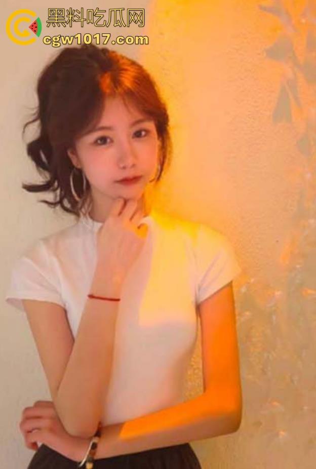 长沙高颜值夜店陪酒女【李姿萱】颜值大奶翘臀的顶级骚货,表面风光无限,骚货烂性不戴套染性病传染给男友! 第2张 长沙高颜值夜店陪酒女【李姿萱】颜值大奶翘臀的顶级骚货,表面风光无限,骚货烂性不戴套染性病传染给男友! 第2张