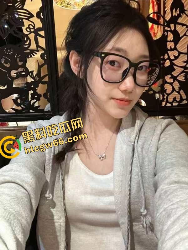 体育生约操肥臀白虎福利姬【V10turbo】蜜桃骚穴狂喷淫水,巨屌怼进逼缝射满膛,操到床单发烫! 第3张 体育生约操肥臀白虎福利姬【V10turbo】蜜桃骚穴狂喷淫水,巨屌怼进逼缝射满膛,操到床单发烫! 第3张