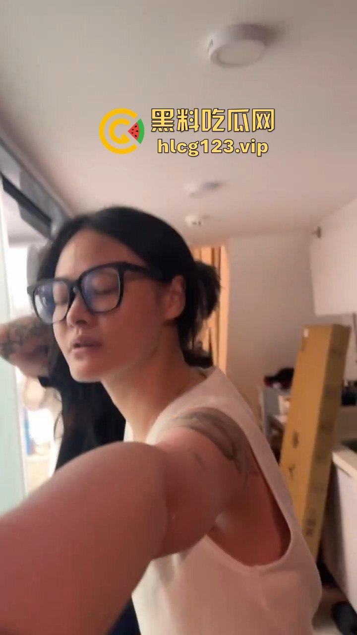 汕头知名男歌手【七万】出轨实锤!原配抓小三怒薅头发,七万护小三被骂软饭男! 第7张 汕头知名男歌手【七万】出轨实锤!原配抓小三怒薅头发,七万护小三被骂软饭男! 第7张