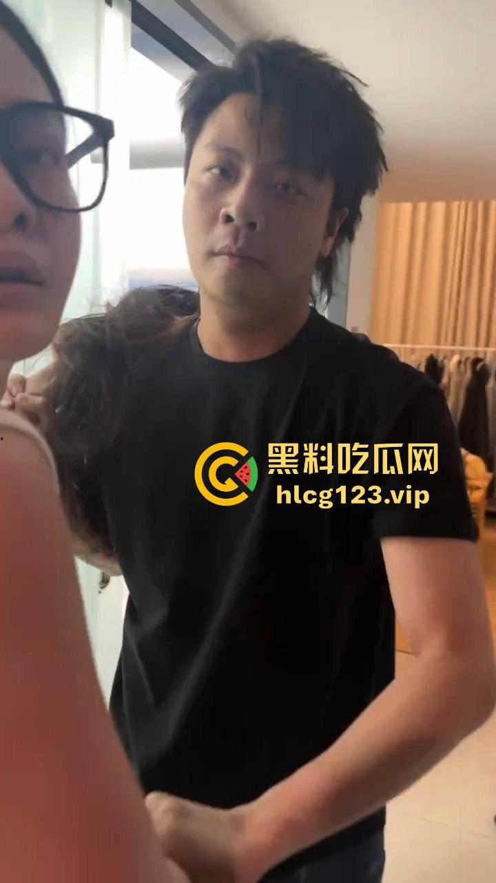 汕头知名男歌手【七万】出轨实锤!原配抓小三怒薅头发,七万护小三被骂软饭男! 第8张 汕头知名男歌手【七万】出轨实锤!原配抓小三怒薅头发,七万护小三被骂软饭男! 第8张