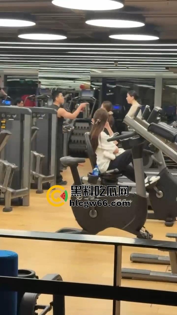 成都小仙女健身房被基佬狂骂,母0攻击性拉满,气得要报警,炸裂的一批! 第8张 成都小仙女健身房被基佬狂骂,母0攻击性拉满,气得要报警,炸裂的一批! 第8张