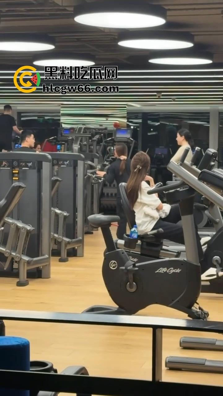 成都小仙女健身房被基佬狂骂,母0攻击性拉满,气得要报警,炸裂的一批! 第10张 成都小仙女健身房被基佬狂骂,母0攻击性拉满,气得要报警,炸裂的一批! 第10张