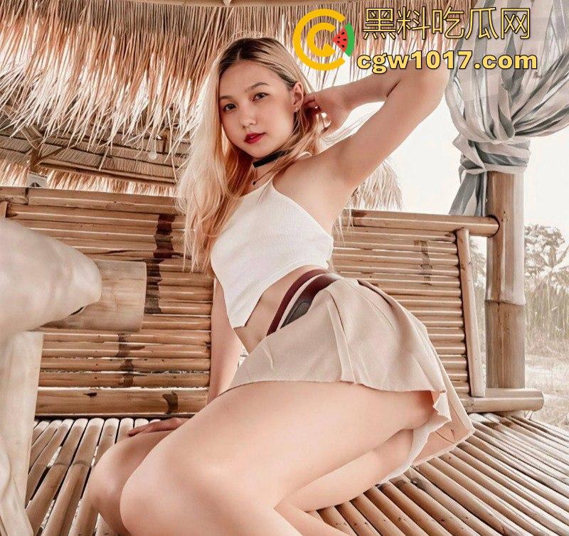 OF极品性感网红【KetooKa】自慰私拍泄露，手指猛插湿滑鲍鱼，狂揉阴蒂潮吹淫水喷射如泉，母狗本色尽显！  第3张