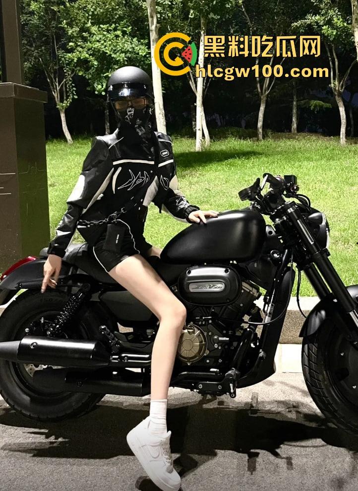 摩托圈真香定律只爱女骑不爱男 女骑才是摩托圈的门面 丝袜造型冷天也不怂 风里拍片还玩验胸! 第10张 摩托圈真香定律只爱女骑不爱男 女骑才是摩托圈的门面 丝袜造型冷天也不怂 风里拍片还玩验胸! 第10张