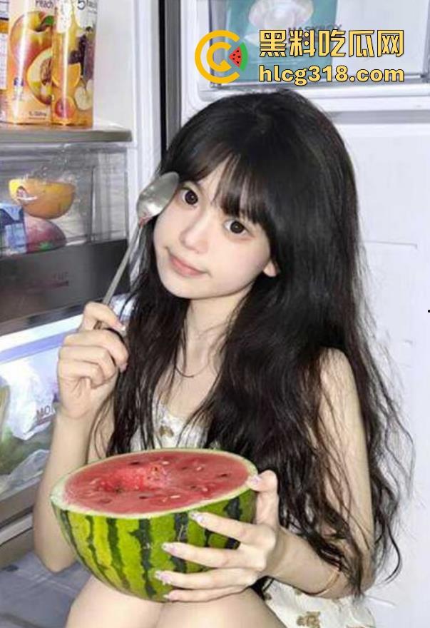 海角乱伦！趁家里没人，放肆的跟表妹疯狂做爱，可爱的无毛白虎穴都给灌满了精液！  第1张