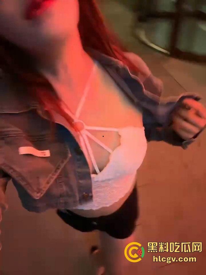 瓜友爆料朋友圈TS骚操作!天天发下头内容,人妖直播吃饭还炫耀深圳男人抢着草他屁眼! 第8张 瓜友爆料朋友圈TS骚操作!天天发下头内容,人妖直播吃饭还炫耀深圳男人抢着草他屁眼! 第8张