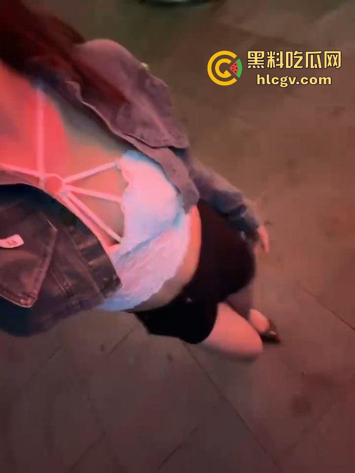 瓜友爆料朋友圈TS骚操作!天天发下头内容,人妖直播吃饭还炫耀深圳男人抢着草他屁眼! 第12张 瓜友爆料朋友圈TS骚操作!天天发下头内容,人妖直播吃饭还炫耀深圳男人抢着草他屁眼! 第12张