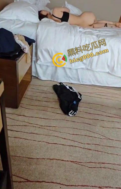 上海瓜友开辟约炮新模式!在监狱门口搭讪杀人犯乐佳芸,酒足饭饱后带去酒店疯狂做爱,极品身材惹得众人羡慕 第6张 上海瓜友开辟约炮新模式!在监狱门口搭讪杀人犯乐佳芸,酒足饭饱后带去酒店疯狂做爱,极品身材惹得众人羡慕 第6张