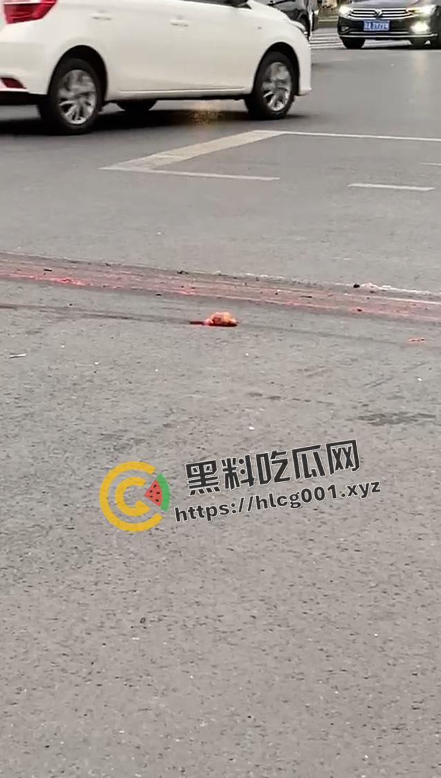北京联华车祸事件！人被碾碎成渣  心脏掉出来还在跳动 现场心动画面流出 血腥慎点 第1张