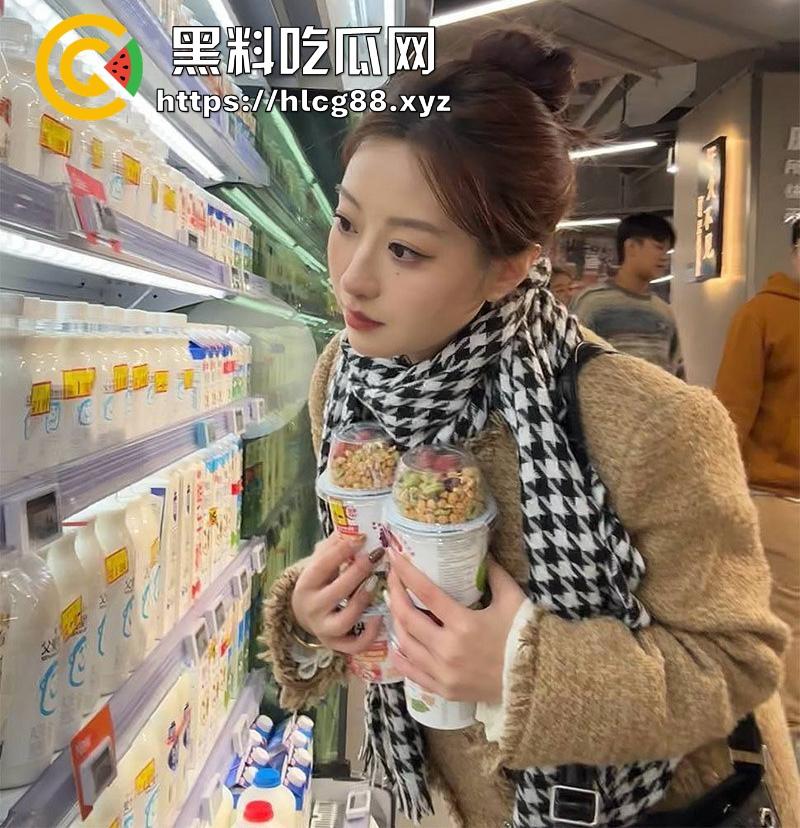 天津27岁反差母狗【任紫霄】被体育生男友曝光性爱视频 完美身材被疯狂打桩爆操 简直就是行走的炮架! 第1张 天津27岁反差母狗【任紫霄】被体育生男友曝光性爱视频 完美身材被疯狂打桩爆操 简直就是行走的炮架! 第1张