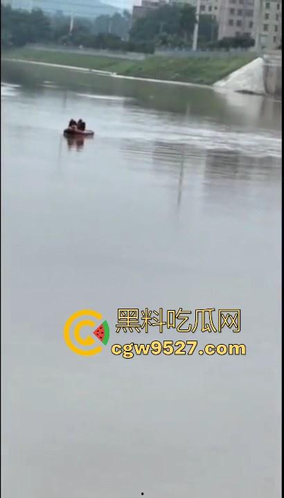 东莞一女司机开车掉河里,车辆像脱缰野马般直冲河中,送医院抢救无效死亡! 第7张 东莞一女司机开车掉河里,车辆像脱缰野马般直冲河中,送医院抢救无效死亡! 第7张