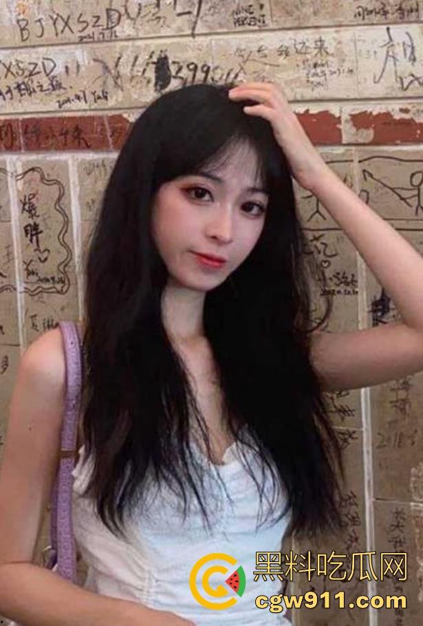 湖南理工学院反差学姐【罗莉英】白天上学,晚上兼职接客,只要钱到位啥姿势全都会,勤工俭学的好姑娘! 第2张 湖南理工学院反差学姐【罗莉英】白天上学,晚上兼职接客,只要钱到位啥姿势全都会,勤工俭学的好姑娘! 第2张