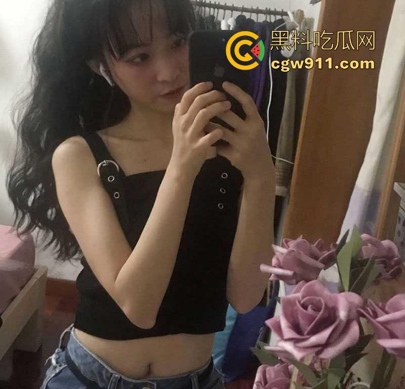 湖南理工学院反差学姐【罗莉英】白天上学,晚上兼职接客,只要钱到位啥姿势全都会,勤工俭学的好姑娘! 第3张 湖南理工学院反差学姐【罗莉英】白天上学,晚上兼职接客,只要钱到位啥姿势全都会,勤工俭学的好姑娘! 第3张