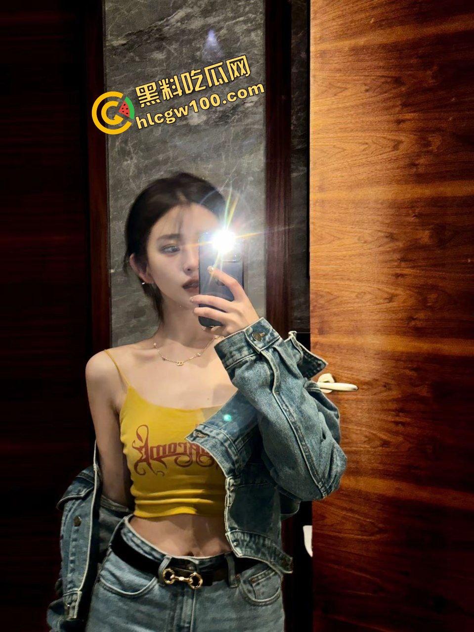 上海多金大哥约炮反差拜金骚鸡『余清思』开奥迪RS成功得吃 车上抠逼酒店操逼 淫乱邂逅独家曝光流出! 第6张 上海多金大哥约炮反差拜金骚鸡『余清思』开奥迪RS成功得吃 车上抠逼酒店操逼 淫乱邂逅独家曝光流出! 第6张