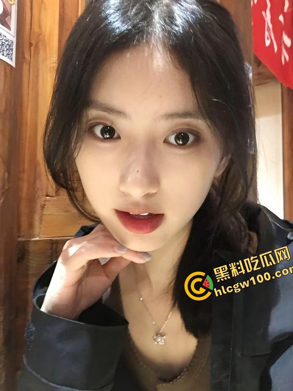 上海震旦职业学院反差骚鸡肉便器『王艺婉』母狗体质滥交无数 炮友情趣后入激烈做爱!原创独家曝光流出! 第1张 上海震旦职业学院反差骚鸡肉便器『王艺婉』母狗体质滥交无数 炮友情趣后入激烈做爱!原创独家曝光流出! 第1张