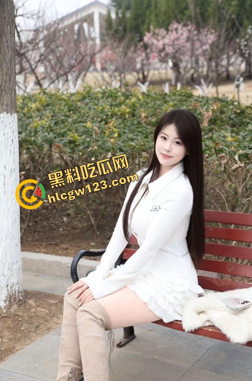 大鸡巴怒插骚货湿逼,打桩声震天淫水流成小河,上面狂干下面盛水,最后还要喝逼水润喉? 第3张 大鸡巴怒插骚货湿逼,打桩声震天淫水流成小河,上面狂干下面盛水,最后还要喝逼水润喉? 第3张