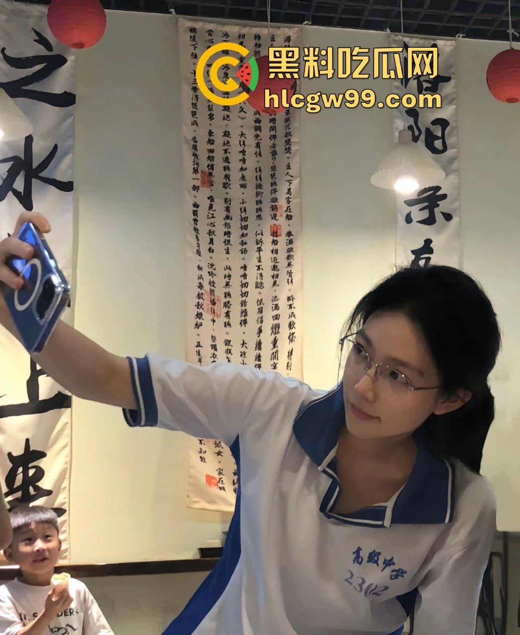 瓦房店高级中学反差小母狗【晨佳】青春年华爱上美味大鸡巴，淫荡吸蛋舔屌口爆内射！独家曝光！  第4张