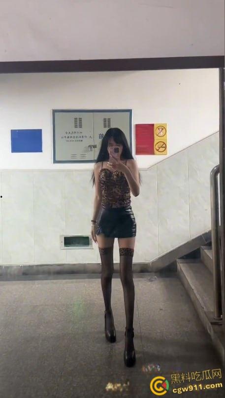 芜湖职业技术学院校花【陈雅萱】,清纯甜美学妹下海自慰,修长美腿JK黑丝自慰,被炮机操得高潮迭起娇喘连连 ! 第4张 芜湖职业技术学院校花【陈雅萱】,清纯甜美学妹下海自慰,修长美腿JK黑丝自慰,被炮机操得高潮迭起娇喘连连 ! 第4张