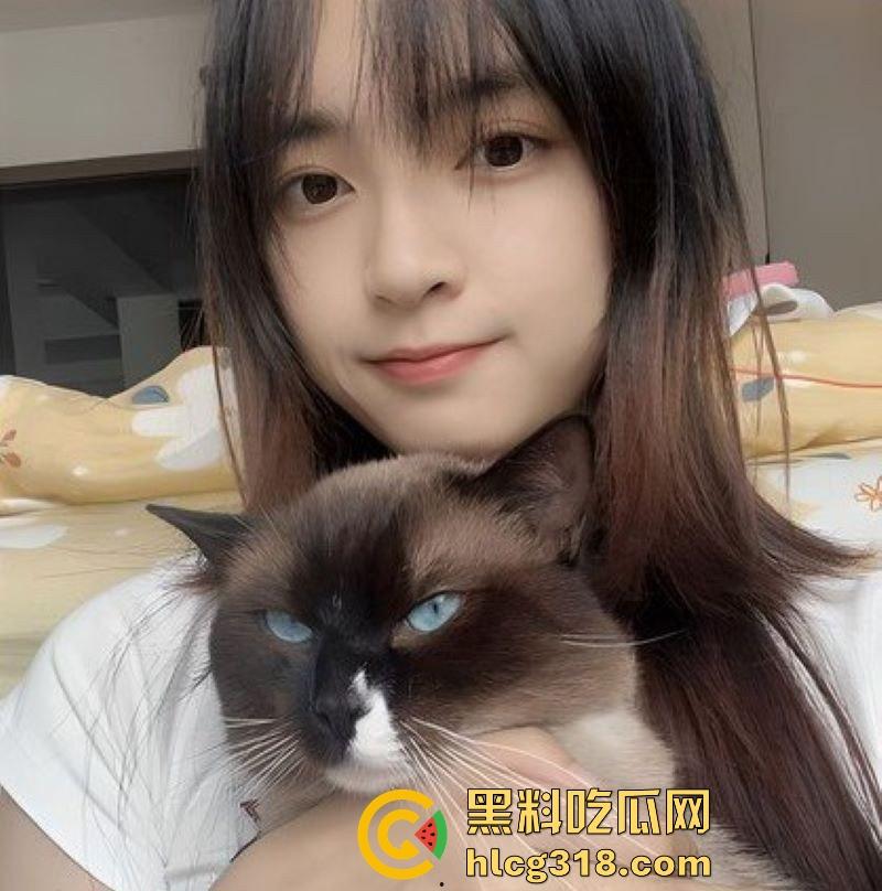 广东工业大学可爱学姐【刘萌萌】清纯良家露脸口交，蜜桃翘臀香艳肉体，喂不饱的淫荡母狗！  第1张