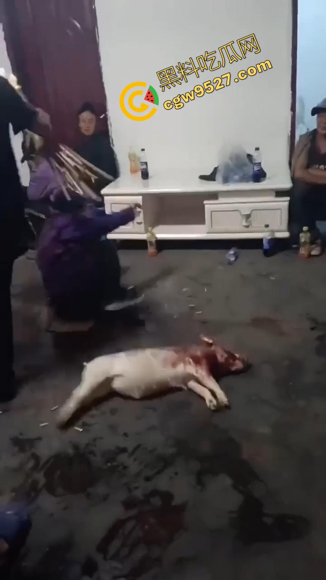 乡村驱邪术！大妈现场驱邪惊魂，法师施法令众人瞠目，大妈惨遭玩坏，众人瞠目结舌  第7张