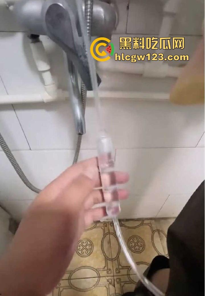 高颜小美女被捆绑在厕所灌肠调教 全程真实对话被灌到崩溃大哭 最后失控屎尿喷射而出！  第4张