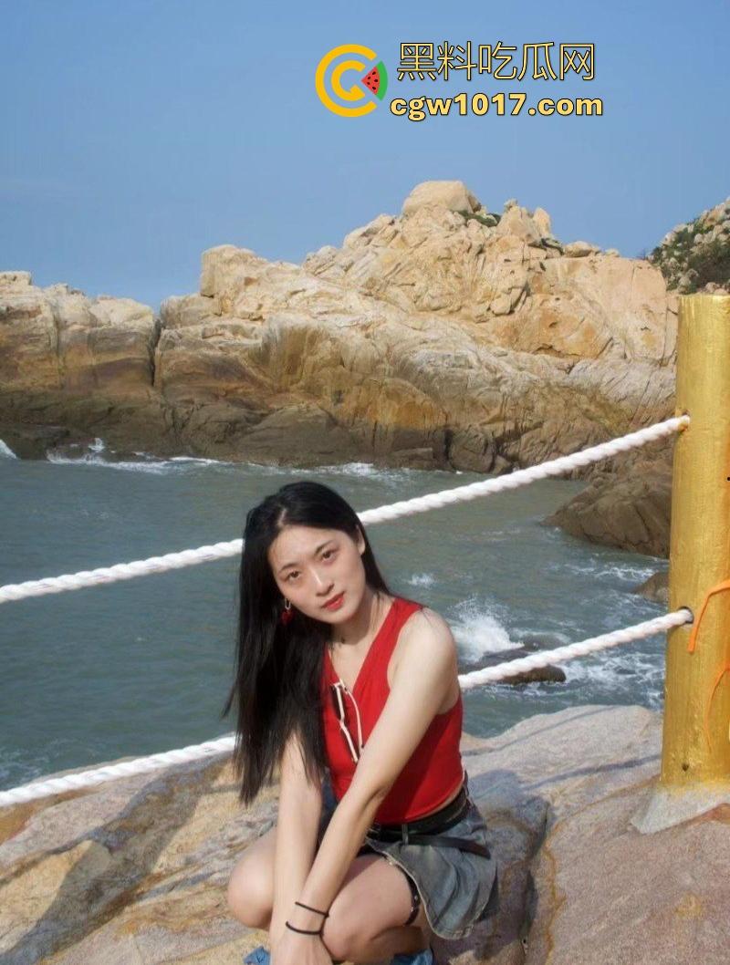 海南极品英语老师【刘玉瑶】跟男友性爱视频曝光,课后做爱释放欲望,狂扣肥逼抱起猛操,啪啪声回荡室内,端庄女教师私下野性十足! 第4张 海南极品英语老师【刘玉瑶】跟男友性爱视频曝光,课后做爱释放欲望,狂扣肥逼抱起猛操,啪啪声回荡室内,端庄女教师私下野性十足! 第4张