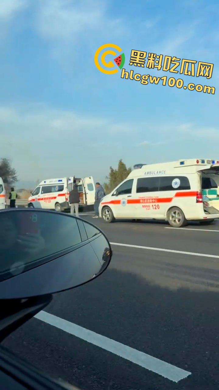 揪心!沪昆高速惊现超级追尾,几十辆车 “叠罗汉”,多辆货车车头被挤压成铁饼 第9张 揪心!沪昆高速惊现超级追尾,几十辆车 “叠罗汉”,多辆货车车头被挤压成铁饼 第9张