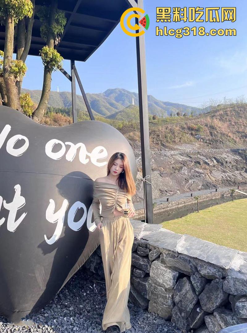 南京第二师范学院【苏妙妙】,极品身材大奶系花,被纹身富二代包养,调教成性奴母狗曝光性爱自拍! 第5张 南京第二师范学院【苏妙妙】,极品身材大奶系花,被纹身富二代包养,调教成性奴母狗曝光性爱自拍! 第5张