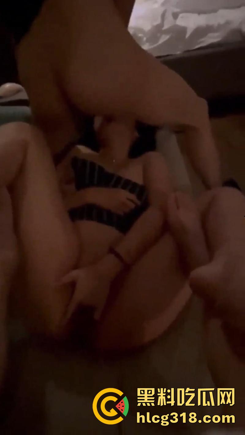 新疆遍地迪里热吧!新疆高颜值尤物【斯琴】,高挑身材性感女神,带闺蜜被男友轮操,再被男友带兄弟轮奸! 第4张 新疆遍地迪里热吧!新疆高颜值尤物【斯琴】,高挑身材性感女神,带闺蜜被男友轮操,再被男友带兄弟轮奸! 第4张